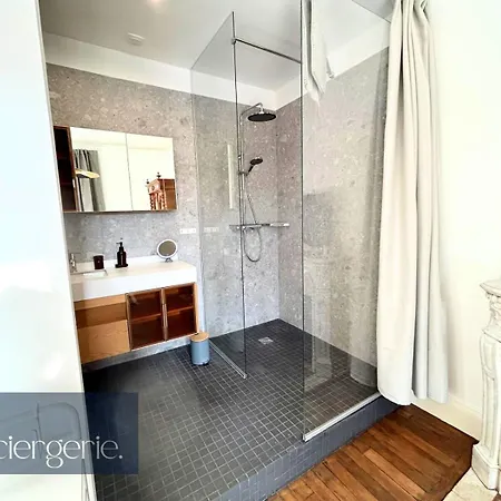 酒店 A Louer Au Sein D'une Auberge- Maillochon- Gare - -