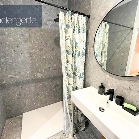 A Louer Au Sein D'une Auberge- Maillochon- Gare - - 酒店