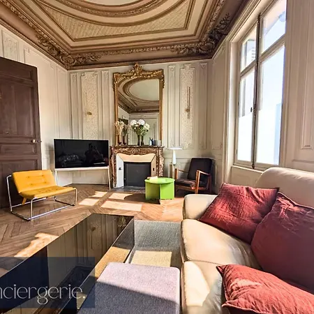 酒店 A Louer Au Sein D'une Auberge- Maillochon- Gare - -