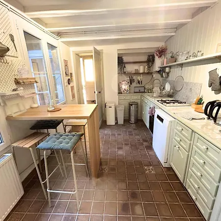 A Louer Au Sein D'une Auberge- Maillochon- Gare - - *