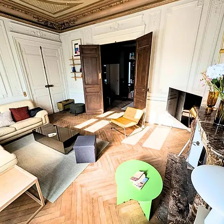 A Louer Au Sein D'une Auberge- Maillochon- Gare - - Otel