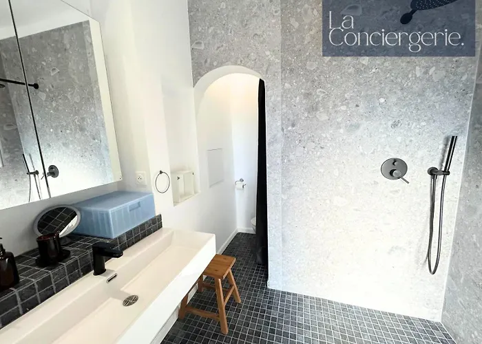 A Louer Au Sein D'une Auberge- Maillochon- Gare - - * Poitiers