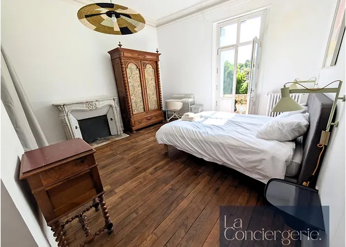 Hotel A Louer Au Sein D'une Auberge- Maillochon- Gare - - Poitiers