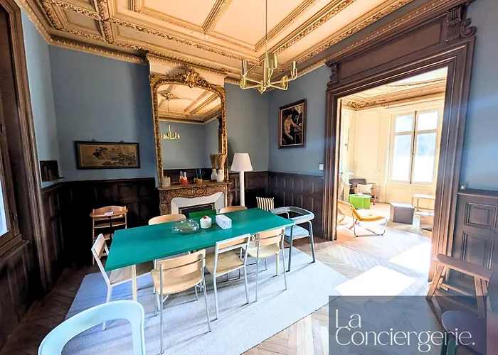 Hotel A Louer Au Sein D'une Auberge- Maillochon- Gare - - *