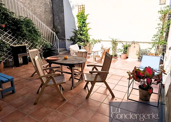 Hotel A Louer Au Sein D'une Auberge- Maillochon- Gare - -