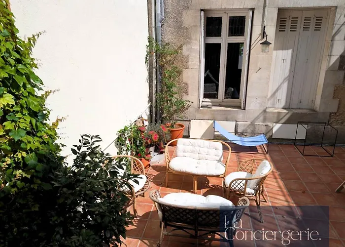 Hotel A Louer Au Sein D'une Auberge- Maillochon- Gare - - Poitiers